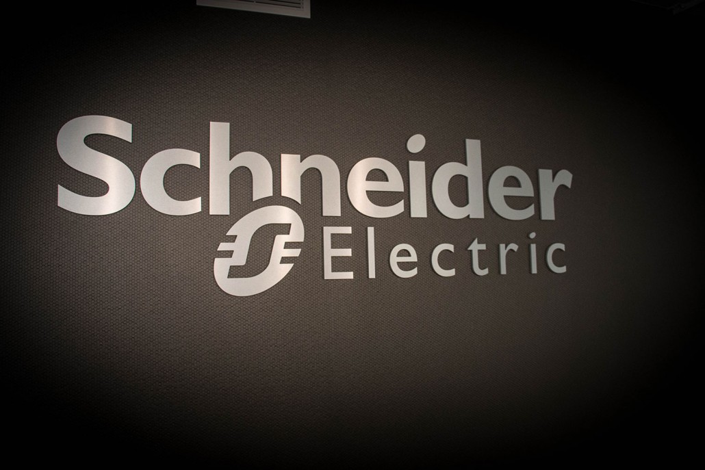 Schneider Electric Updated Chicagoland Offices