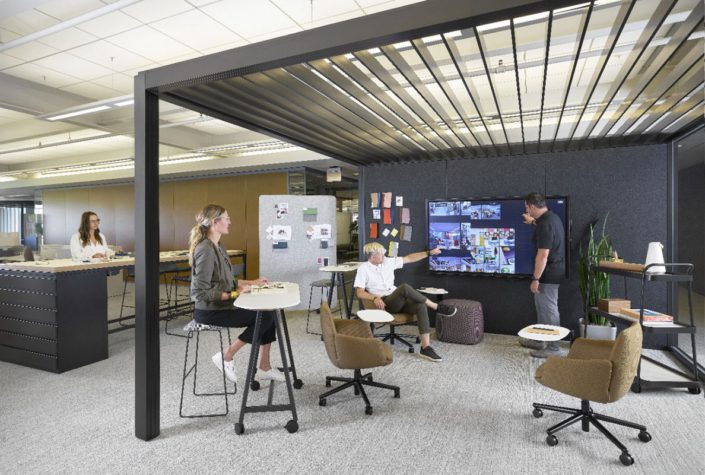 HW22_2W_Pergola_design_06_people_FNL_2023