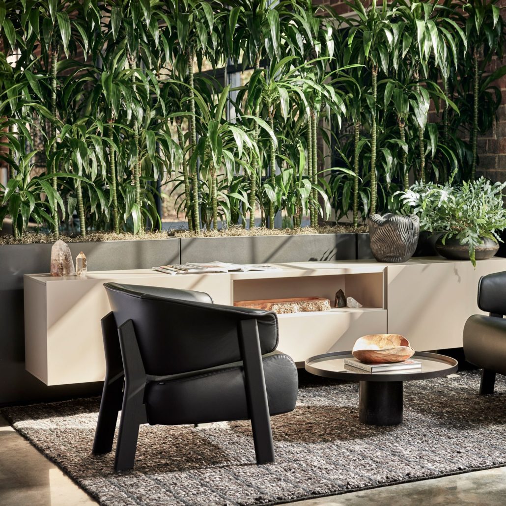 Back-Wing Lounge Chair